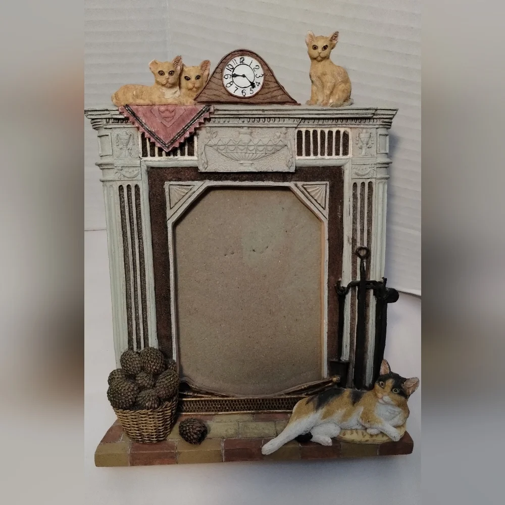 Hand Painted Charming Cat-Themed Mantelpiece Frame/Wall Decor